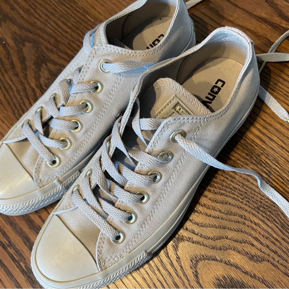 Converse *never worn*